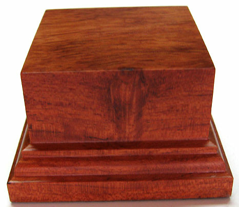 Peanas de madera Peanas de madera